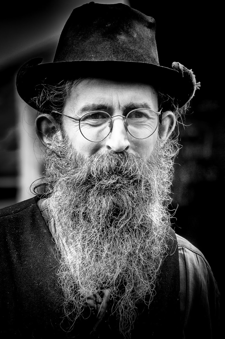Challenge – Photograph people